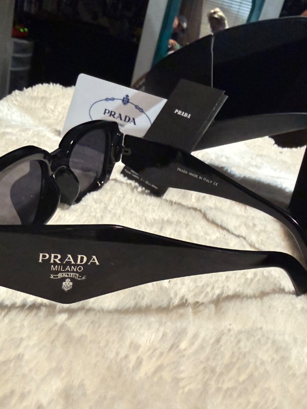 Prada - Picture 7 of 11